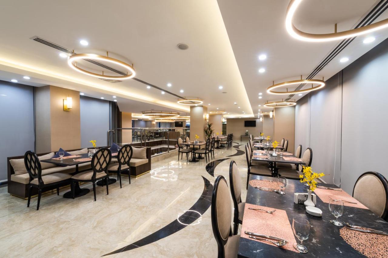 Warwick Riyadh Al Wezarat מראה חיצוני תמונה